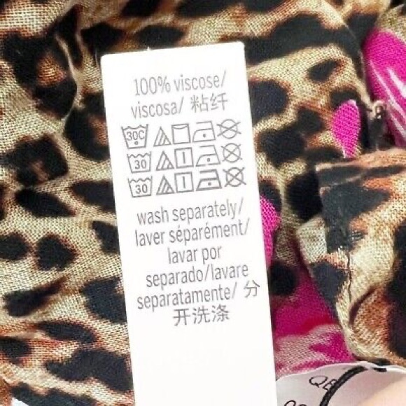 NWT VICTORIA'S SECRET ||  Leopard Animal Print Pink Floral Scarf Shawl 36” x 48” - Picture 8 of 9